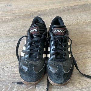 Adidas black sambas Women’s 5.5